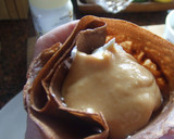 Foto del paso 5 de la receta: Panqueques de chocolate relleno de dulce de leche y crema
