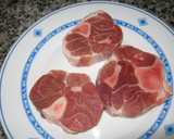 Foto del paso 1 de la receta: Ossobuco de cerdo estofado