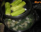 Foto del paso 1 de la receta: Sopa con albóndigas de salmón y verdura