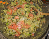 Foto del paso 2 de la receta: Sopa con albóndigas de salmón y verdura