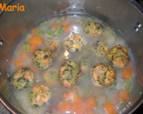 Foto del paso 4 de la receta: Sopa con albóndigas de salmón y verdura