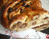 Foto del paso 6 de la receta: Trenza checa rellena con frutos secos