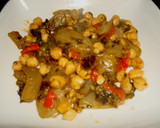 Foto del paso 4 de la receta: Pencas y acelgas con garbanzos al pimentón