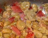 Foto del paso 3 de la receta: Tortilla de habas con cabecero de lomo