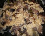 Foto del paso 3 de la receta: Huevos revueltos con setas y ajos tiernos