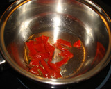 Foto del paso 1 de la receta: Salsa de pimientos del piquillo de Carme