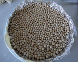 Foto del paso 2 de la receta: Tarta de puerros con adorno de langostinos
