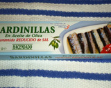 Foto del paso 1 de la receta: Empanadillas de sardinilla y aceitunas