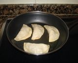 Foto del paso 4 de la receta: Empanadillas de sardinilla y aceitunas