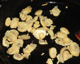 Foto del paso 2 de la receta: Revuelto de pulpo y champiñones