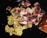 Foto del paso 3 de la receta: Revuelto de pulpo y champiñones