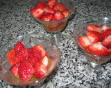 Foto del paso 3 de la receta: Fresas a la crema rosa
