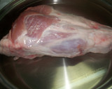 Foto del paso 1 de la receta: Codillos de cerdo, cocidos y al horno doraditos