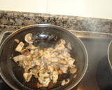 Foto del paso 3 de la receta: Filet mignon con salsa de queso a la pimienta verde