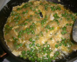Foto del paso 1 de la receta: Tortilla de guisantes con patatas y cebolla tierna