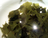 Foto del paso 3 de la receta: Ensalada de wakame y pepino