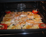Foto del paso 3 de la receta: Merluza y verduras al horno