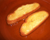 Foto del paso 1 de la receta: Tostas de codornices camperas al romero