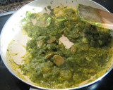 Foto del paso 3 de la receta: Revuelto de gambas, champiñones y grelos