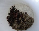 Foto del paso 1 de la receta: Pan de sultanas y pipas