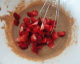 Foto del paso 2 de la receta: Bizcocho de yogur y fresas