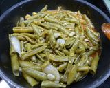 Foto del paso 3 de la receta: Habitas con calzón