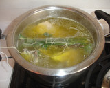 Foto del paso 5 de la receta: Caldo de ave con Bouquet Garni