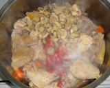 Foto del paso 2 de la receta: Pollo casero a la cazuela