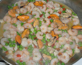 Foto del paso 5 de la receta: Pasta fresca a la marinera