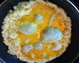 Foto del paso 2 de la receta: Tortilla francesa con queso y pavo
