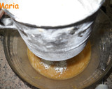 Foto del paso 3 de la receta: Magdalenas de naranja