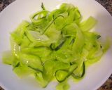 Foto del paso 1 de la receta: Ensalada de calabacín