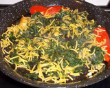 Foto del paso 6 de la receta: Timbal de fideuá con bacalao y espinacas