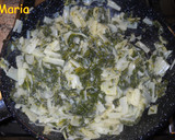 Foto del paso 3 de la receta: Tortilla de mini pajaritas de pasta y acelgas