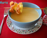 Foto del paso 3 de la receta: Ajoblanco con piña y brocheta de salmón ahumado