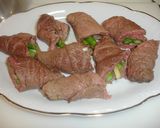 Foto del paso 8 de la receta: Ternera rellena de espárragos y ajos tiernos con salsa de queso
