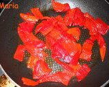 Foto del paso 3 de la receta: Plumas con salmón y espinacas en salsa de almendras y pimientos del piquillo