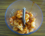 Foto del paso 3 de la receta: Rigatonis al horno rellenos de gambas al ajillo