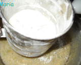 Foto del paso 4 de la receta: Bizcocho de calabacín con peras y perlas de chocolate