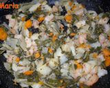 Foto del paso 3 de la receta: Tomates rellenos con gambas y queso fresco