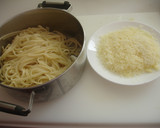 Foto del paso 4 de la receta: Tallarines con magro, queso y salsa agridulce