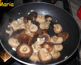 Foto del paso 3 de la receta: Tortilla de espinacas frescas con setas shiitake