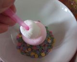 Foto del paso 3 de la receta: Piruletas de nubecitas y chocolate blanco