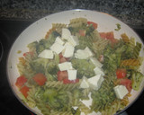Foto del paso 5 de la receta: Ensalada de macarrones con brócoli y queso fresco