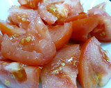 Foto del paso 1 de la receta: Ensalada sencilla de verano tomate y encurtidos