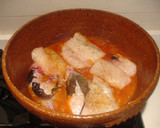 Foto del paso 5 de la receta: Merluza en salsa roja fuerte
