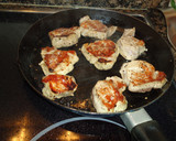 Foto del paso 5 de la receta: Filet mignon con salsa de setas y queso