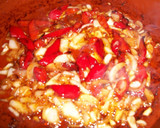 Foto del paso 2 de la receta: Pechugas de pollo con salsa de pimientos rojos