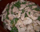 Foto del paso 1 de la receta: Cazuela de pollo con surimi y verduras al vino