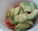 Foto del paso 1 de la receta: Chupitos de salmorejo de aguacate